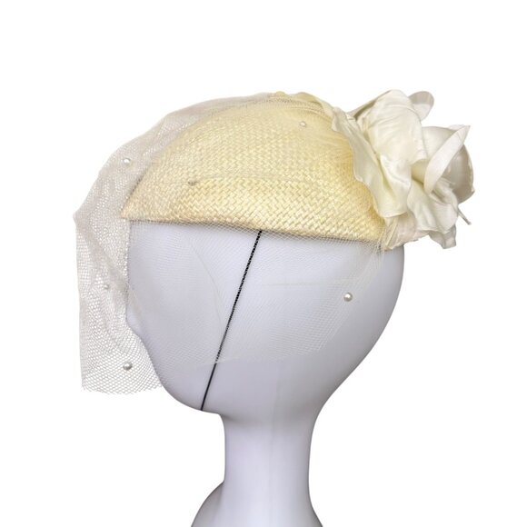 Fedoria Womens Cream Straw & Silk Fascinator With Tulle & Floral Accent OS main image 5